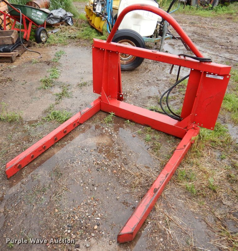 Westendorf Squeezer  hay bale mover - KN9856