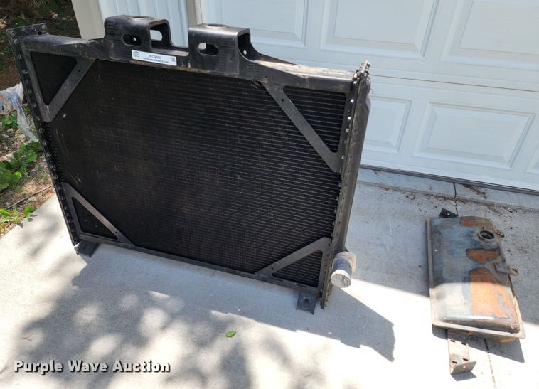 Kenworth T800 wide hood radiator - KC9466
