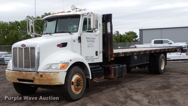 2008 Peterbilt 335  flatbed truck - LP9299