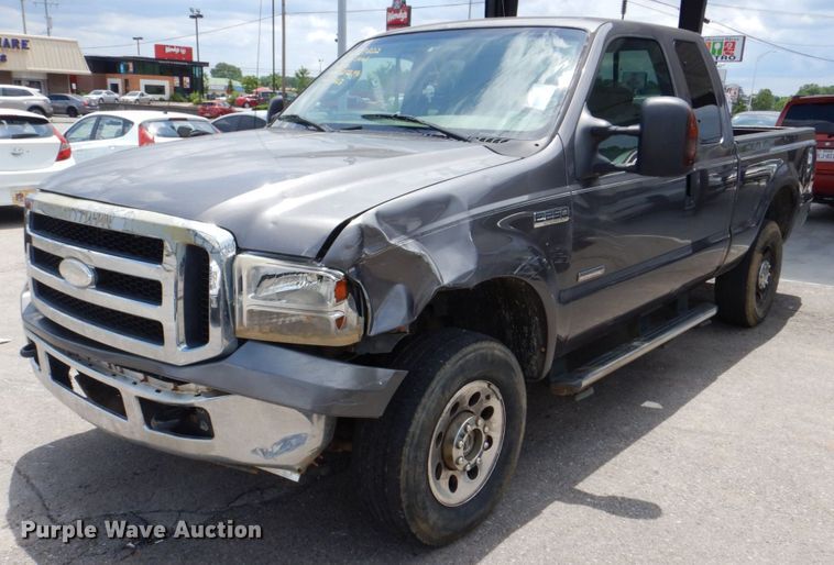 2007 Ford F250 Super Duty  SuperCab pickup truck - MF9097