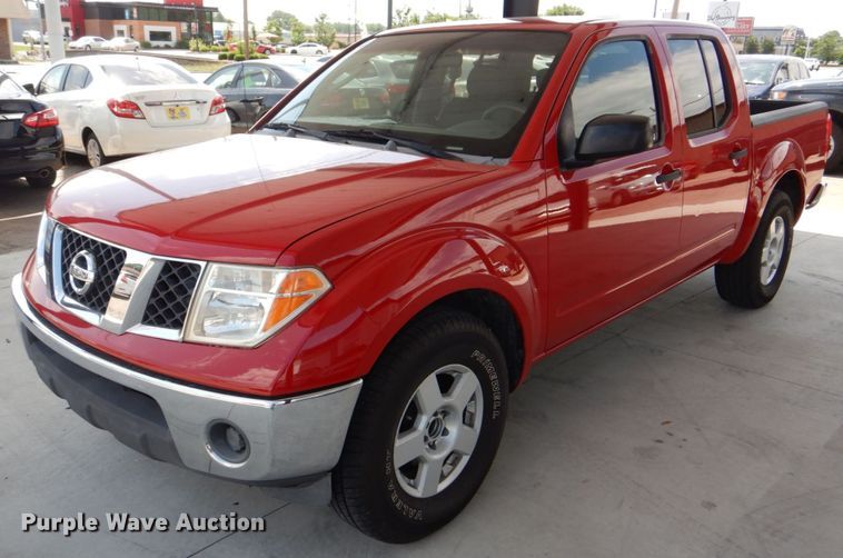 2006 Nissan Frontier  Crew Cab pickup truck - MF9099