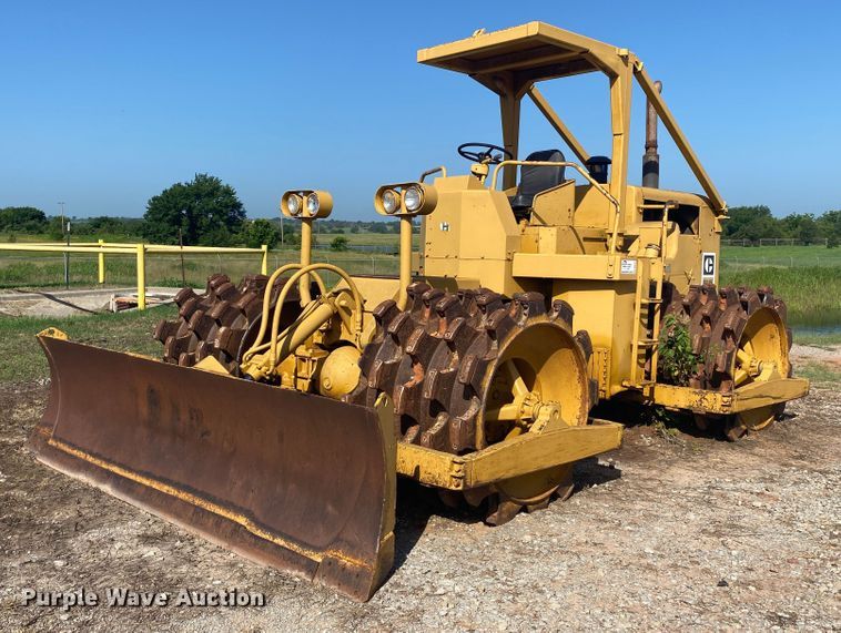 1973 Caterpillar 815  soil compactor - DM4167