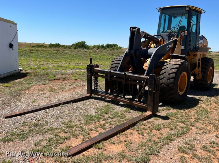 2005 John Deere 624J  wheel loader - DR1561