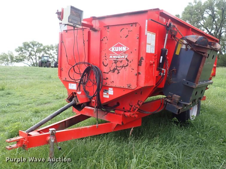 Kuhn Knight Reel Auggie 3130  feed mixer - DS7118
