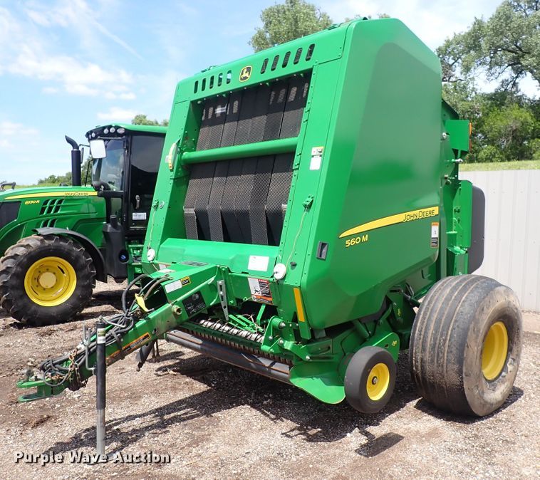 John Deere 560M round baler - DS7181