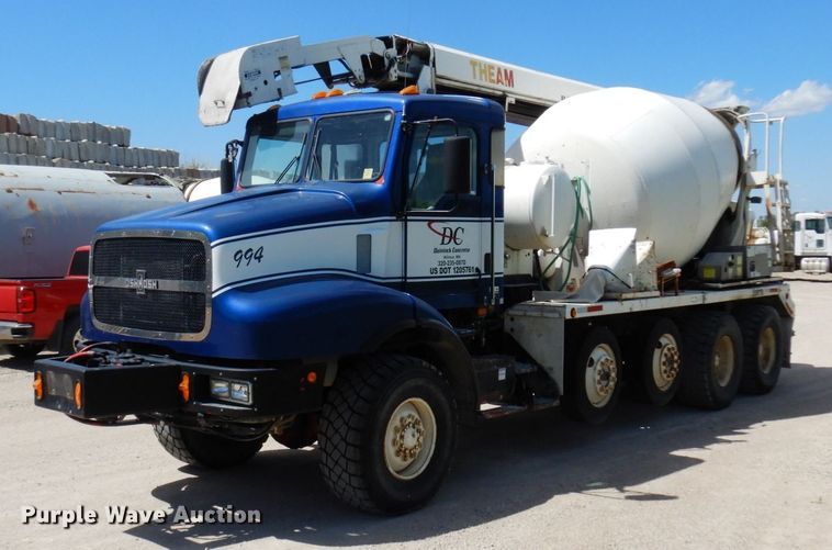 2005 Oshkosh F Series  ready mix truck - MF9638