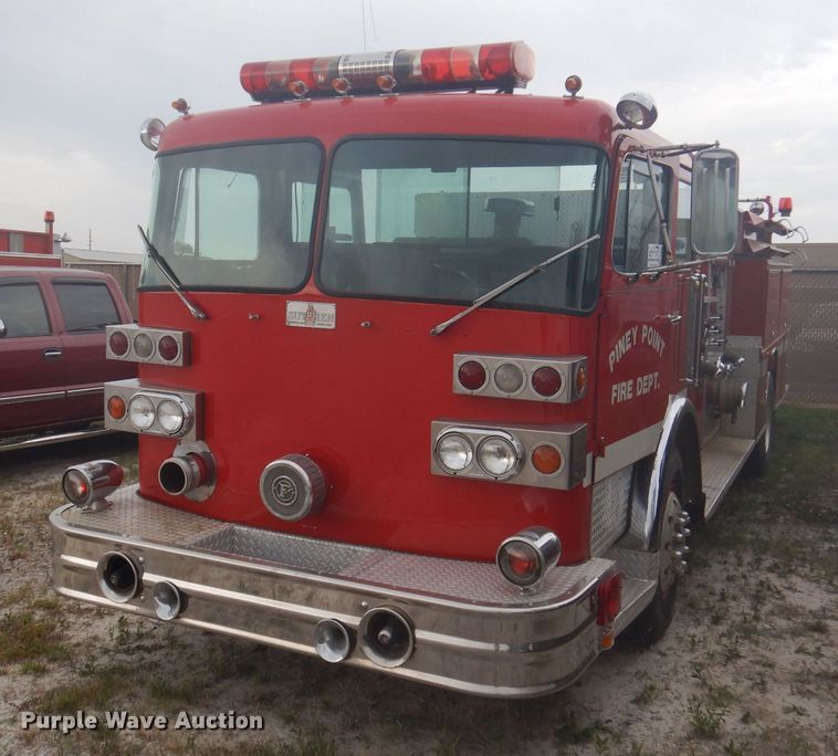1981 Sutphen Deluge  pumper fire truck - DJ3840