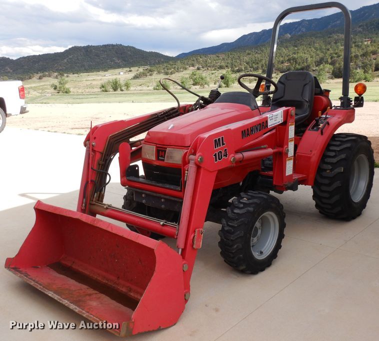 Mahindra 2015  MFWD tractor - DR1239