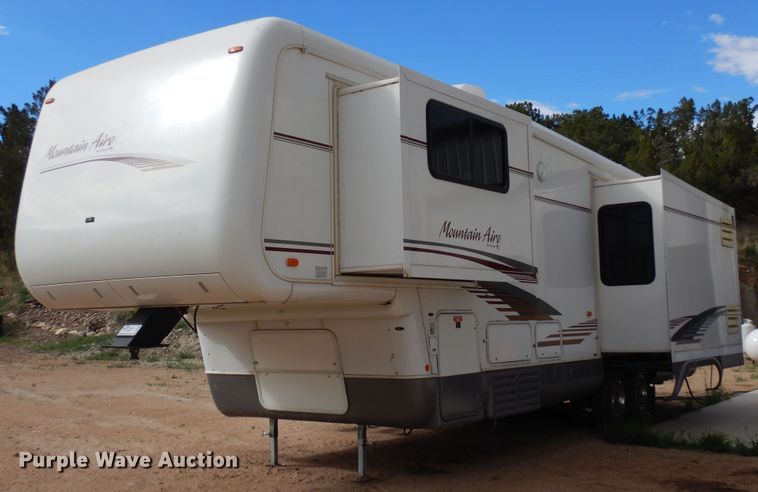 1998 Newmar Mountain Aire  camper - DR1240