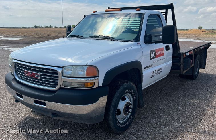 2002 GMC Sierra 3500  flatbed pickup truck - DS8363