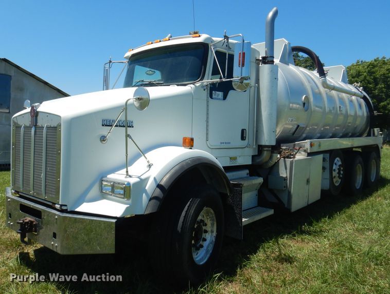 2006 Kenworth T800  vacuum truck - DN0440