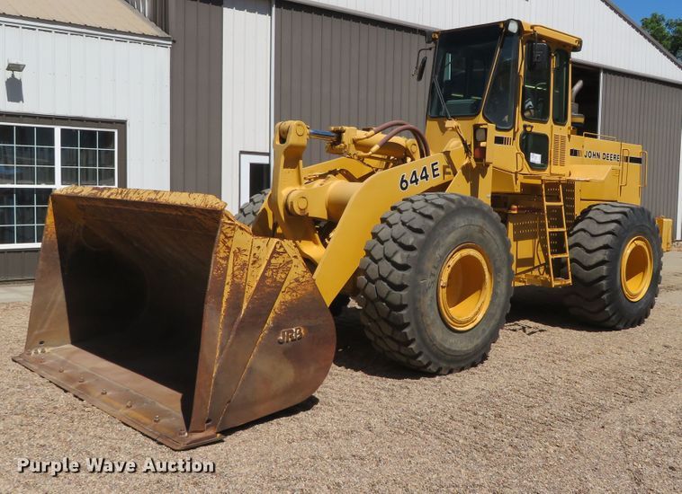 1992 John Deere 644E  wheel loader - DR0084