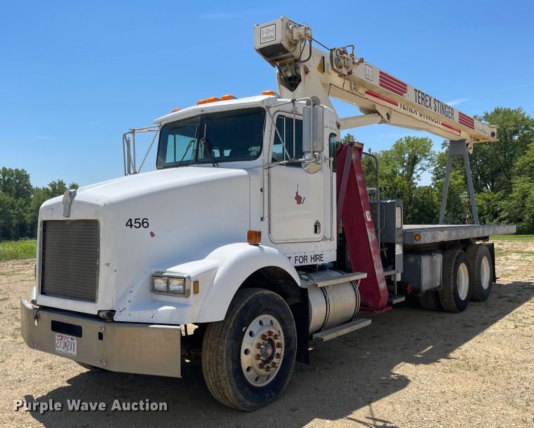 1993 Kenworth T400  crane truck - LF9065