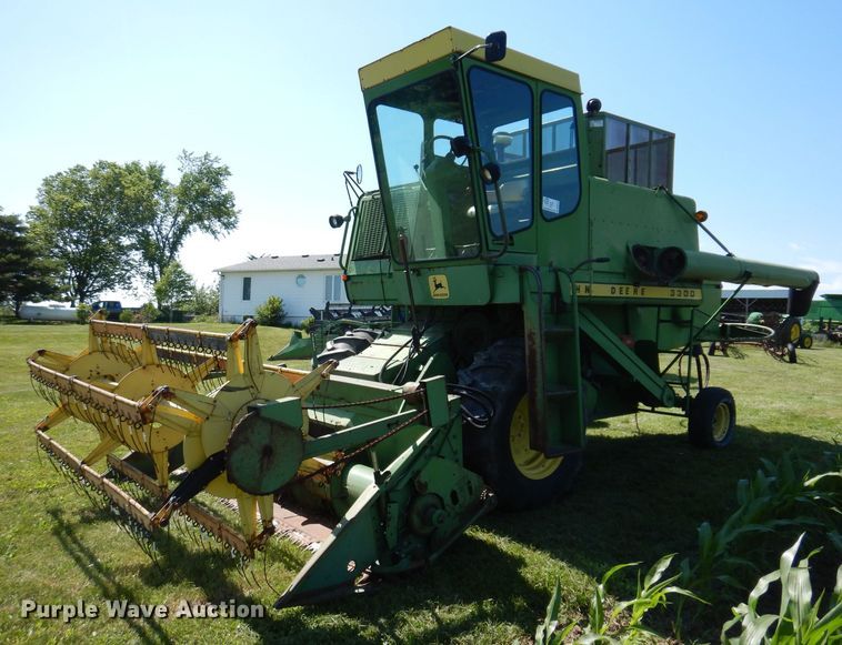 1970 John Deere 3300  combine - DK2014