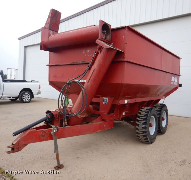 M&W Little Red Wagon  grain cart - DP4352