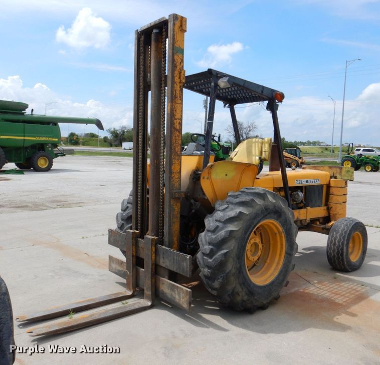 John Deere 480-B  forklift - DM2330
