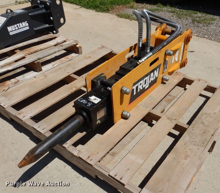 2020 Trojan TH35  breaker - JO9045