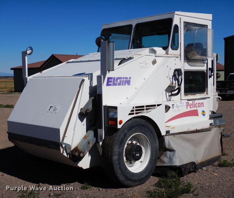 2003 Elgin Pelican  street sweeper - DR1252