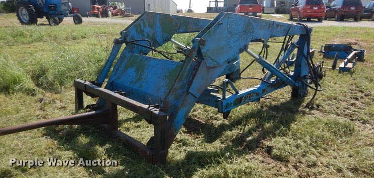 Ford 4000  loader - DN1658