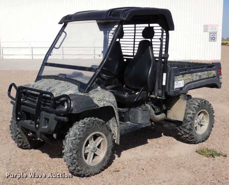 2011 John Deere 825i  utility vehicle - DR1285