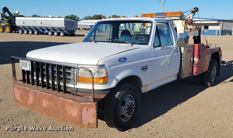 1997 Ford F450 Super Duty XLT  tow truck - JC9720