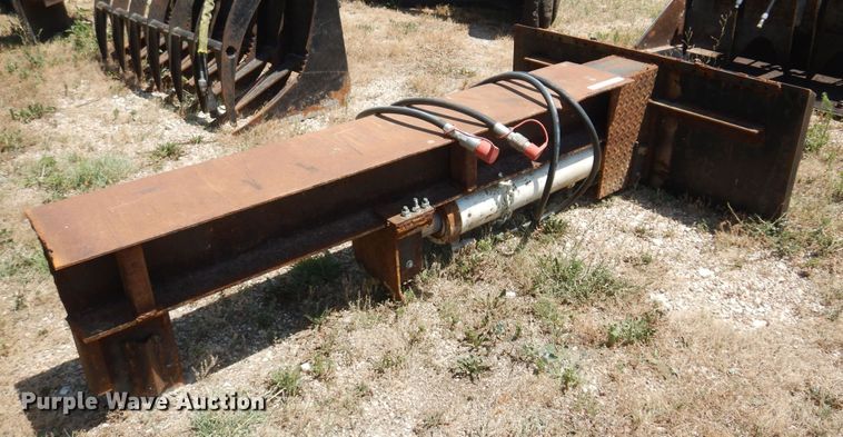 Shop built  skid steer log splitter - KI9299