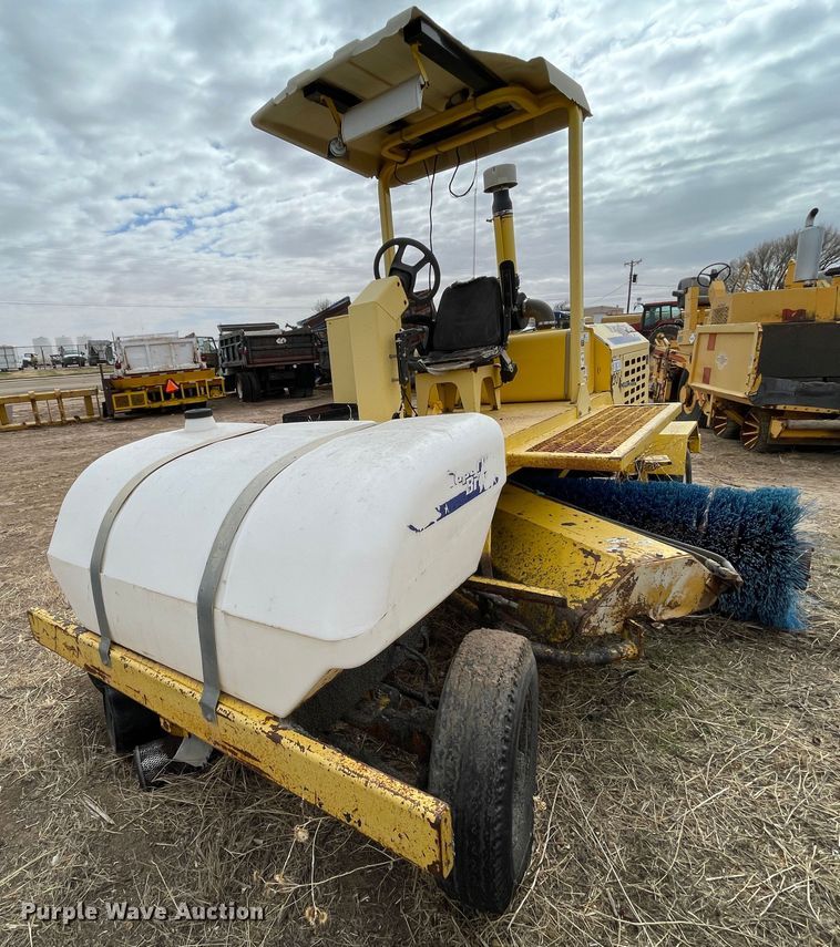 2005 Superior Broom DT80J  broom - DJ5042