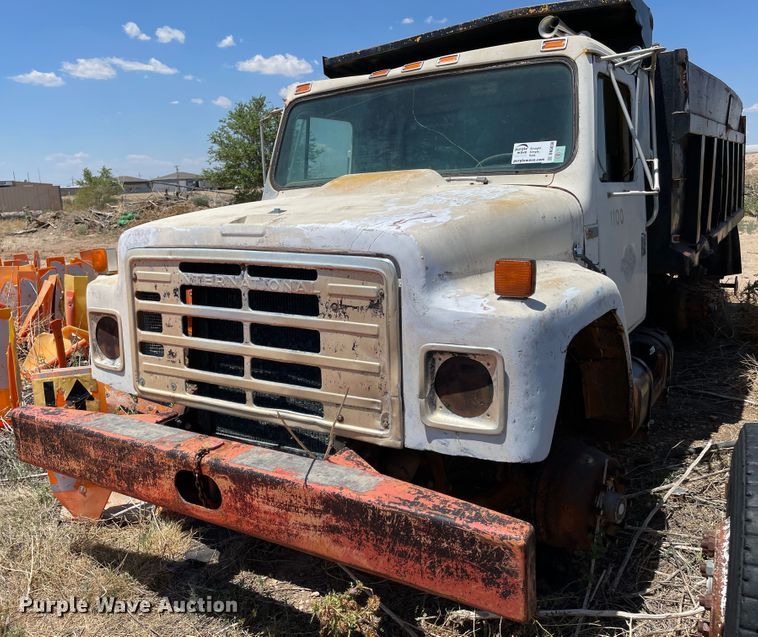 1985 International F1954  dump truck - DN5038