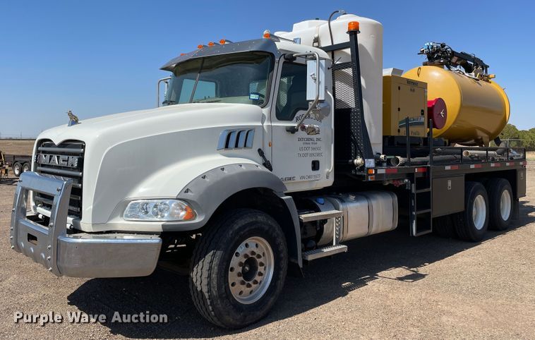 2012 Mack GU813  hydrovac truck - DN5056