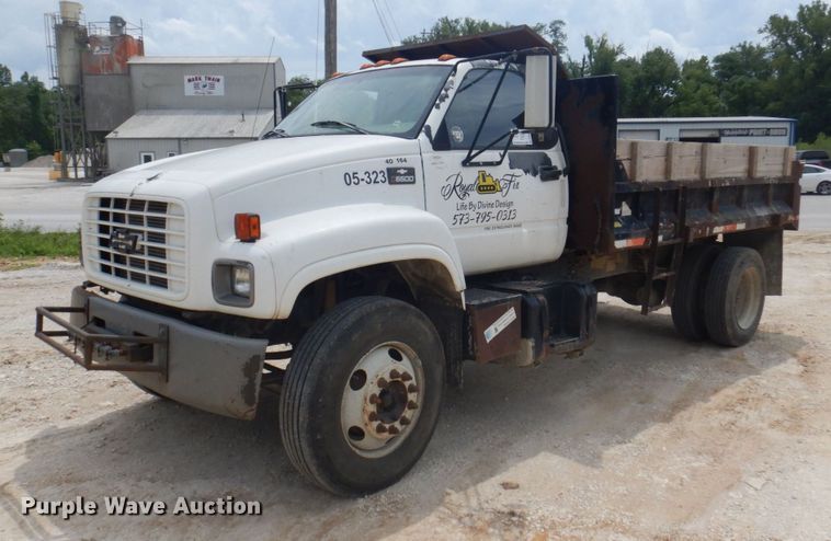 1997 Chevrolet C7500  dump truck - DP5658