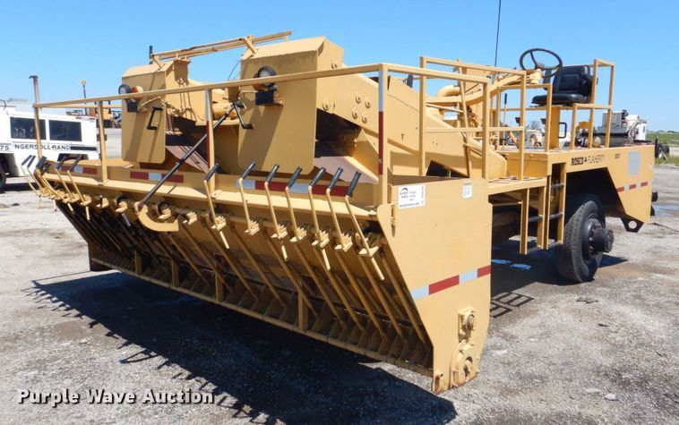 1991 Rosco Flaherty SPR-H  chip spreader - DS8148