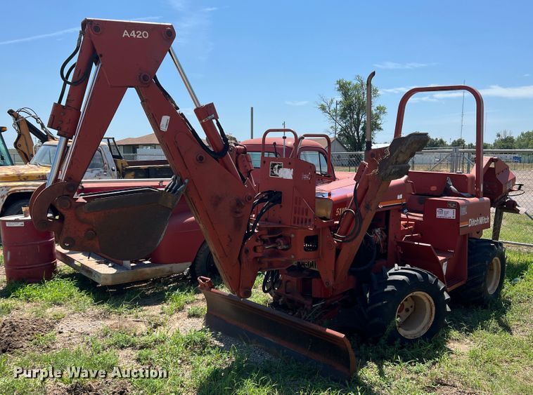 2000 Ditch Witch 5110  trencher - DS8463