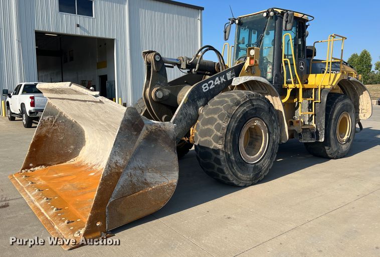 2010 John Deere 824K  wheel loader - JM9218