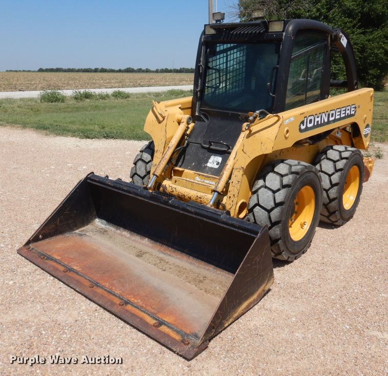 2000 John Deere 250  skid steer loader - KI9294