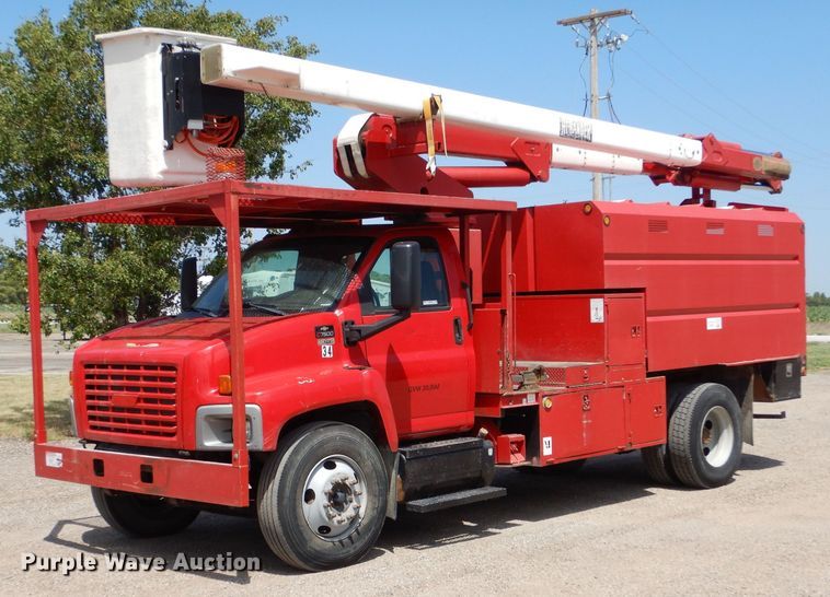 2003 Chevrolet C7500  forestry bucket truck - LP9475