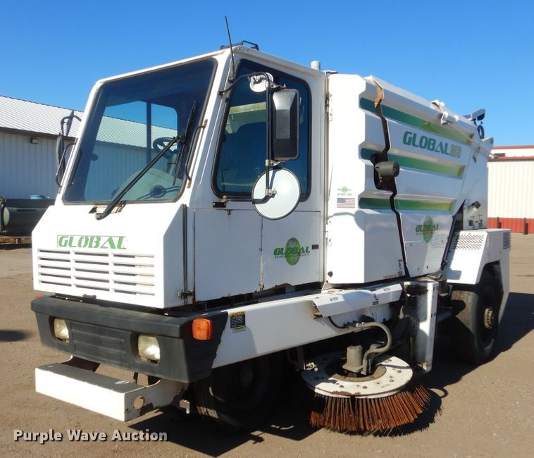 2014 Global M3  street sweeper - MX9992