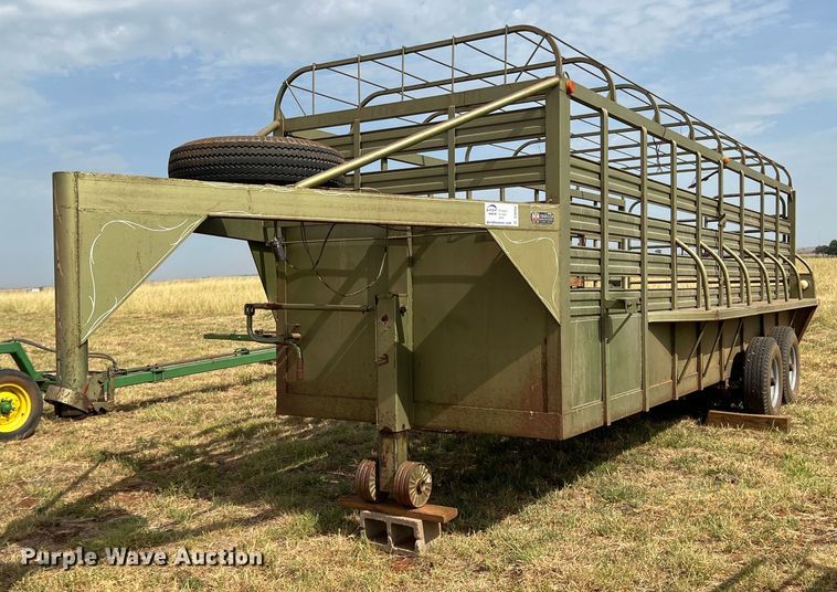 WW  livestock trailer - DS8440