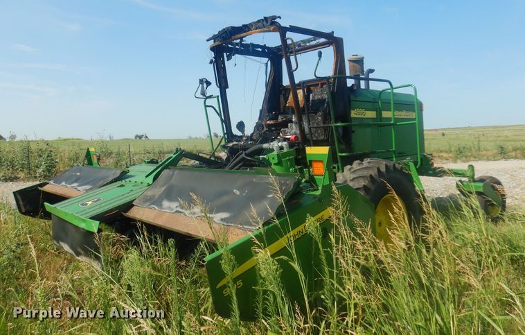 2004 John Deere 4995  windrower - KI9251