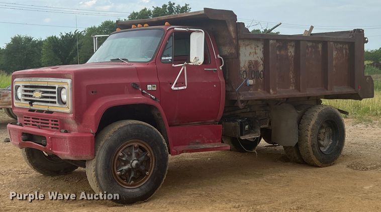 1985 Chevrolet C70  dump truck - HL9200
