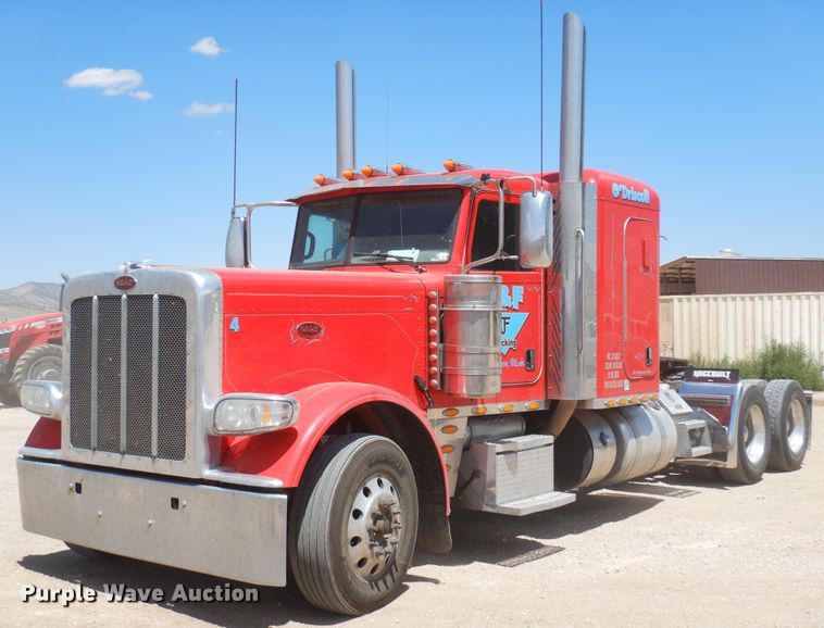 2016 Peterbilt 389  semi truck - LT9912