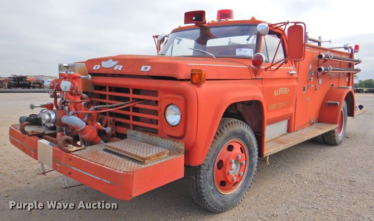 1974 Ford F600  pumper fire truck - DP4819