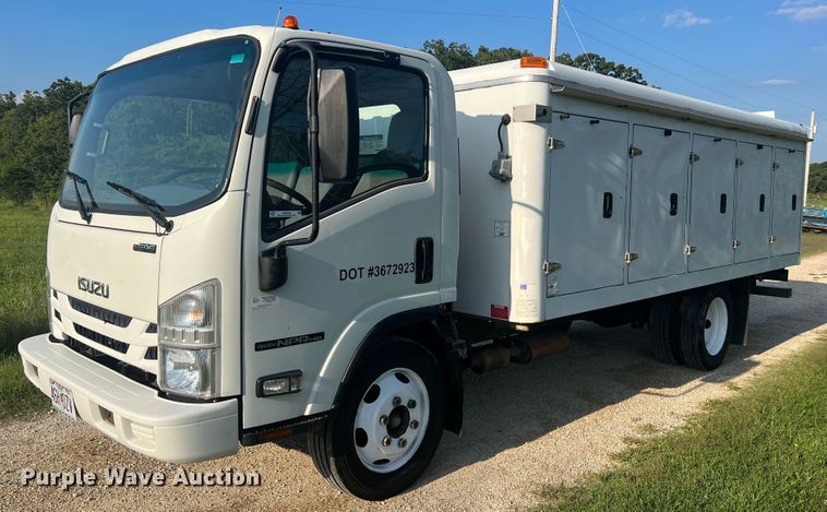 2016 Isuzu NPR HD  refrigerated delivery truck - JM9188
