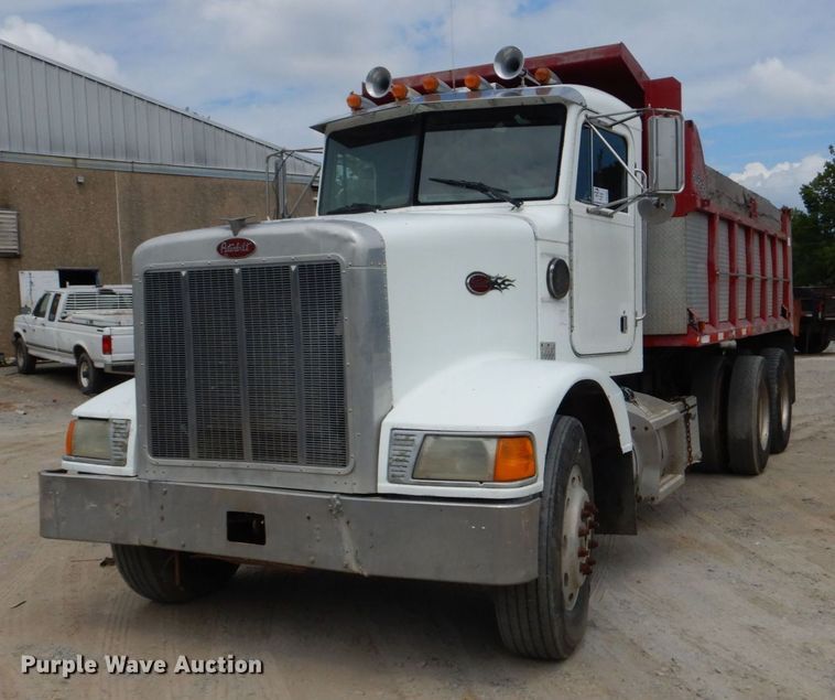 1993 Peterbilt 375  dump truck - DO1497