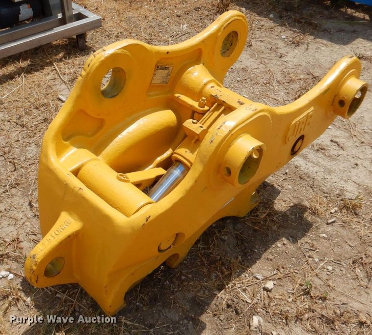 2013 JRB  hydraulic quick coupler - DR1965