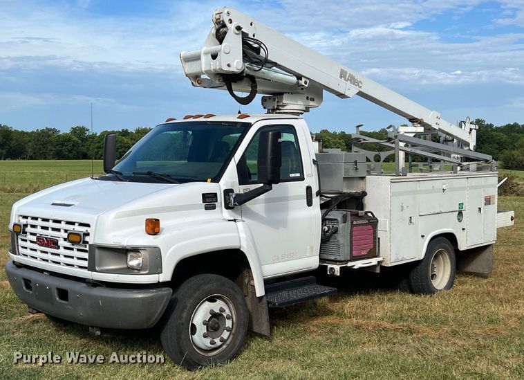2009 GMC C5500  bucket truck - JX9367