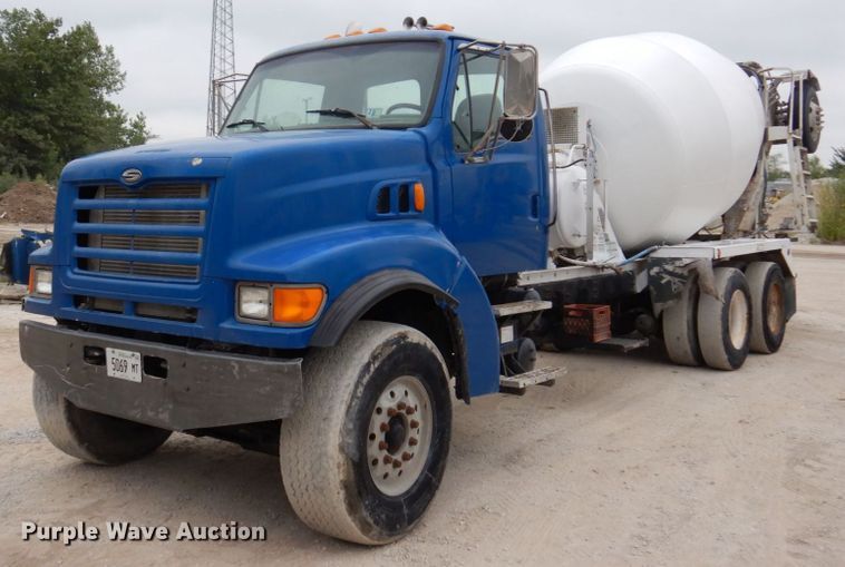 1999 Sterling LT9511  ready mix truck - KF9606