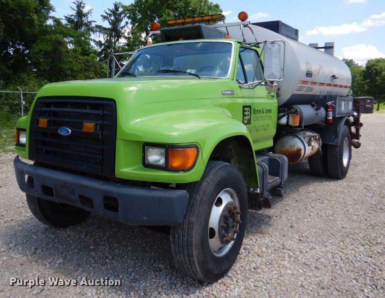 1995 Ford F800  asphalt tack distributor truck - KR9315