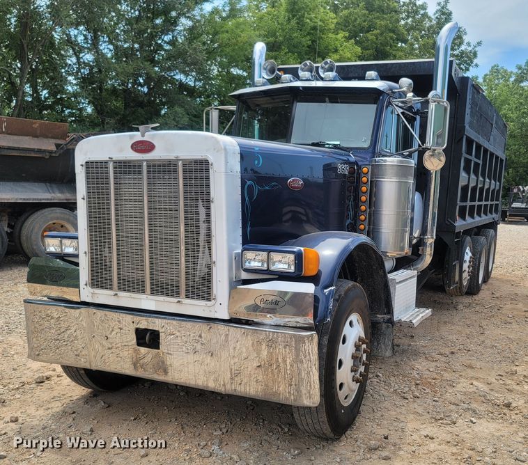1993 Peterbilt 379  dump truck - LM9603