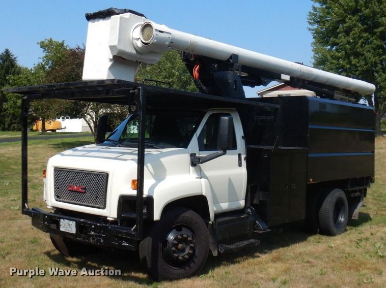 2008 GMC TopKick C7500  forestry bucket truck - MH9033