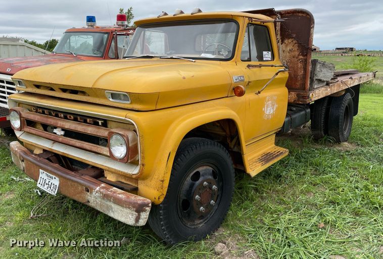1965 Chevrolet C60  flatbed truck - DJ5212